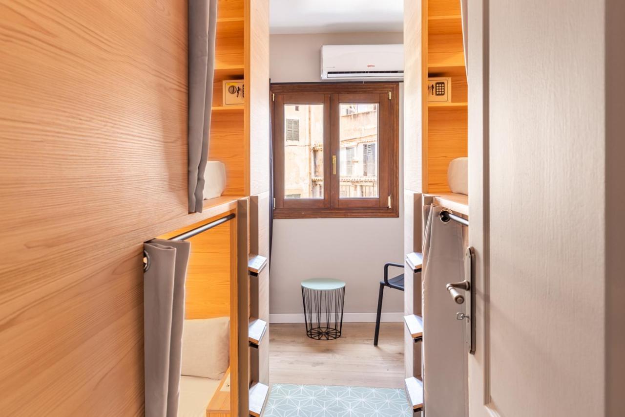 Bed 4-Bed Mixed Dormitory Room