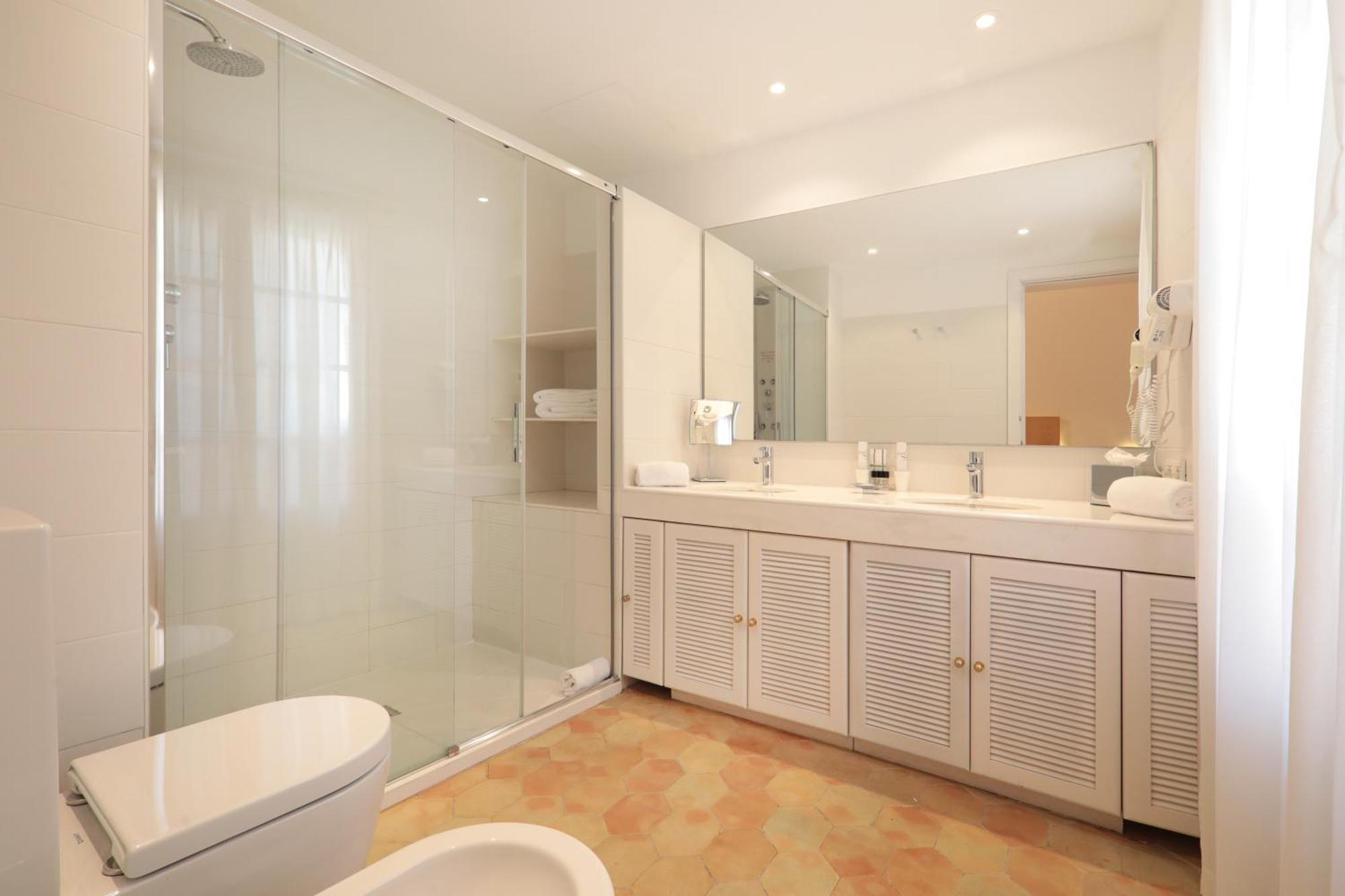 Junior Suite,1349914051:JPEG