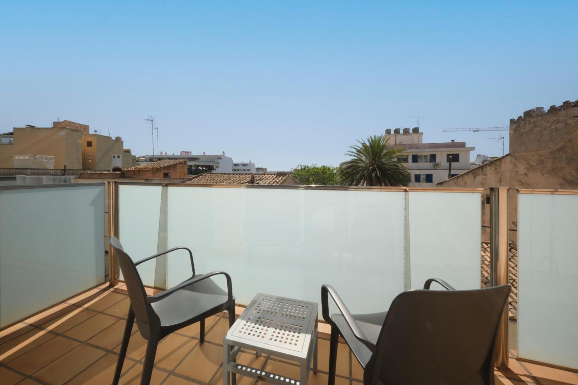 Double or Twin Room Balcony