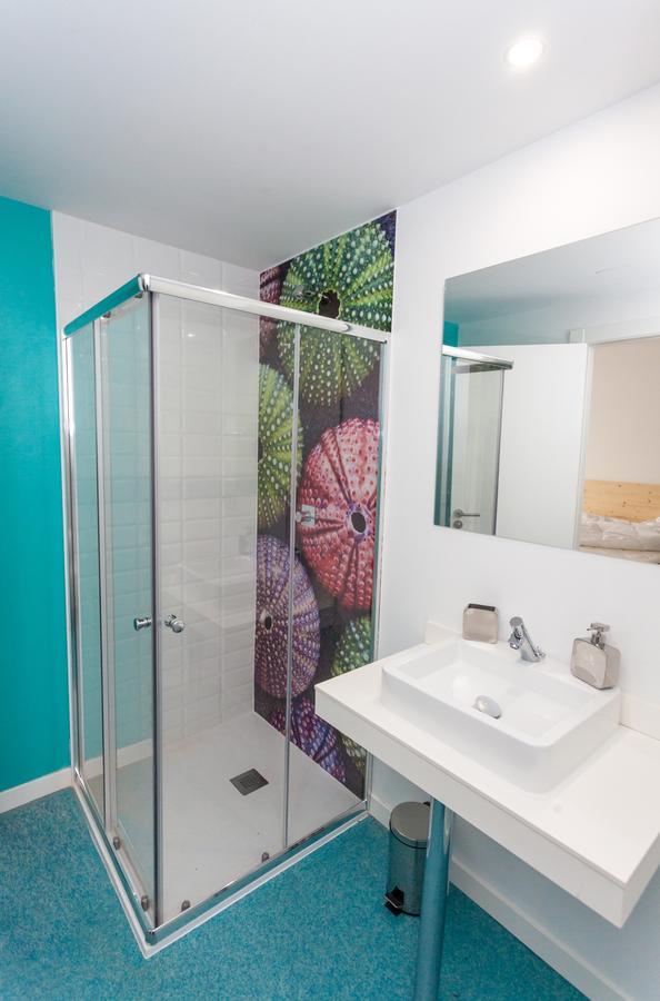 Double or Twin Room Bathroom,572188038:JPEG