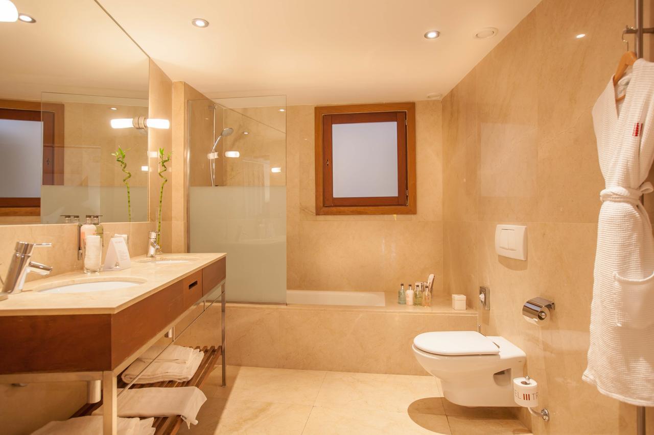 Luxury Suite with Terrace,691963656:JPEG