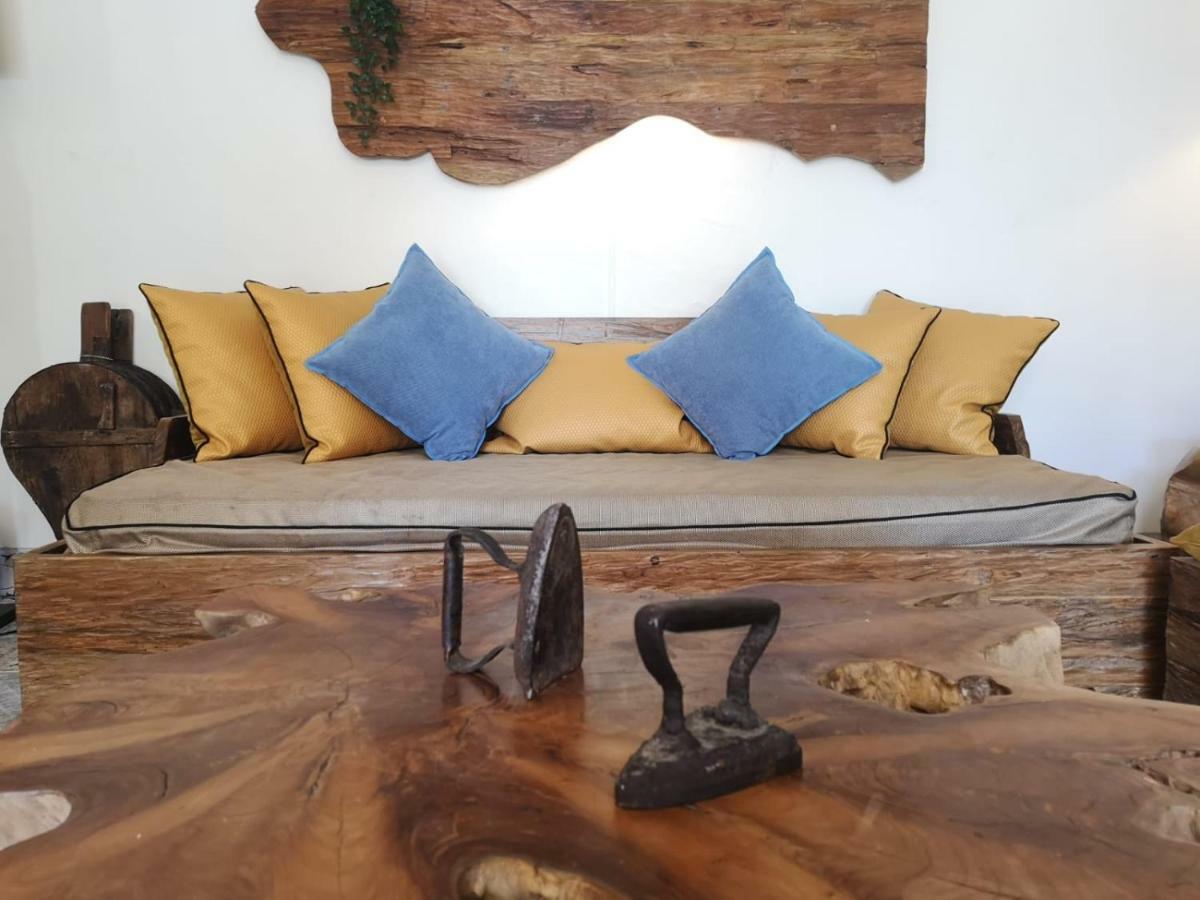 Five-Bedroom Villa,831632645:JPEG