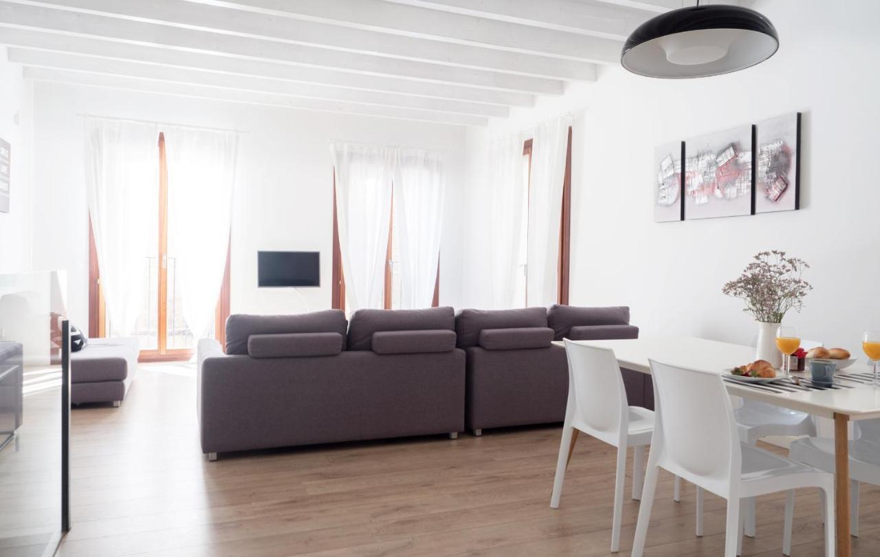 One-Bedroom Apartment Terrace