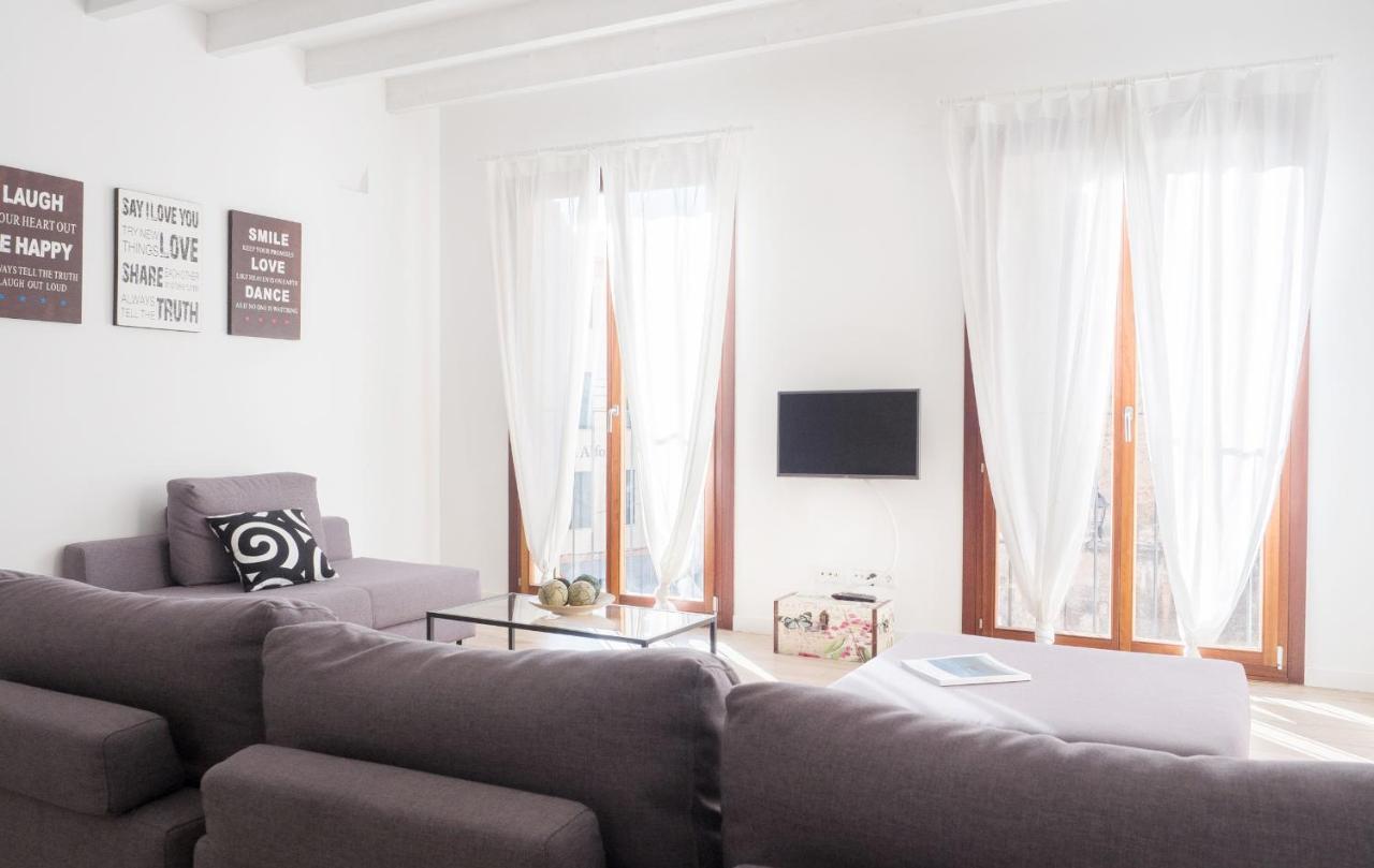 One-Bedroom Apartment Terrace