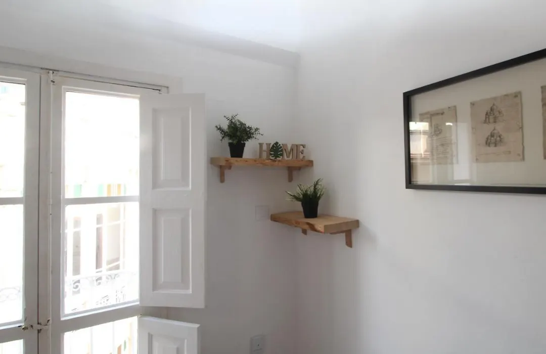 Comfortable Apartment With Character In The Old Town-1