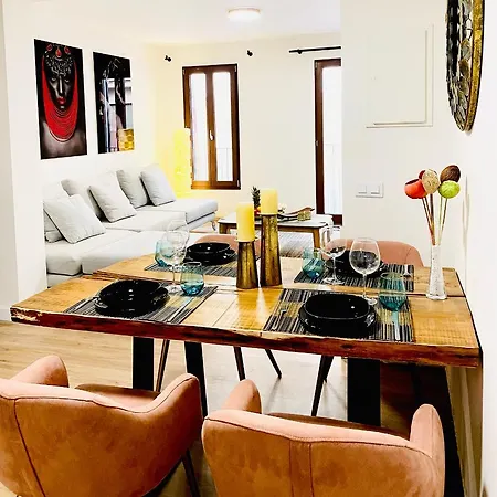 Hotel Apartment With 2-En Suite Bedrooms-3
