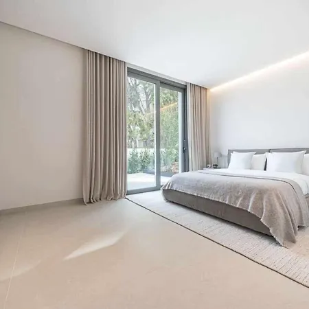 Casa Con Piscina Privada Cerca Del Puerto Y Playa-3