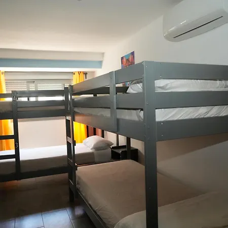 New Art Hostel - Albergue Juvenil-3