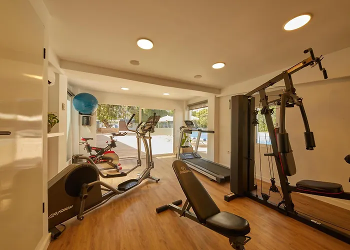 Hoteles cerca de el Palau March Museu